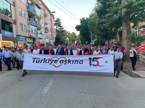 İlçemizde "Türkiye Aşkına" Demokrasi Yürüyüşü ve Anma Programı Düzenlendi
