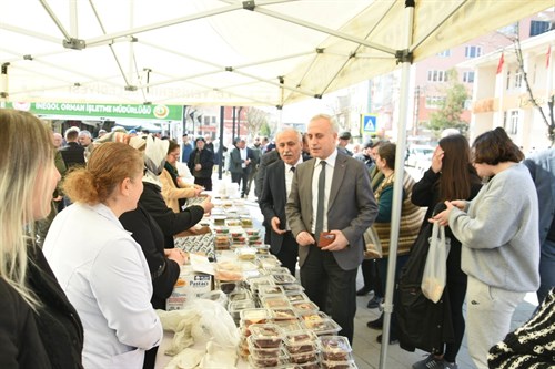 Kaymakamımız Rahmi KÖSE, Halk Eğitim Merkezi Müdürlüğü Tarafından Düzenlenen Kermese Katıldı